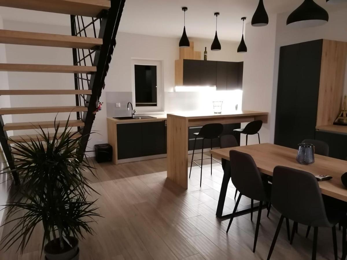 Brand New Apartment In Malinska Esterno foto