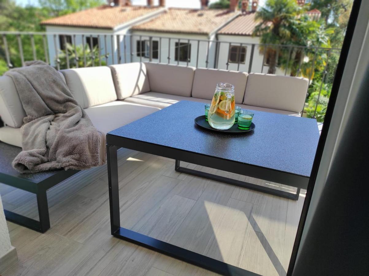 Brand New Apartment In Malinska Esterno foto
