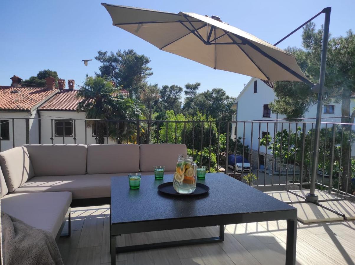 Brand New Apartment In Malinska Esterno foto