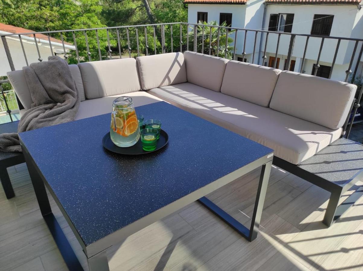 Brand New Apartment In Malinska Esterno foto