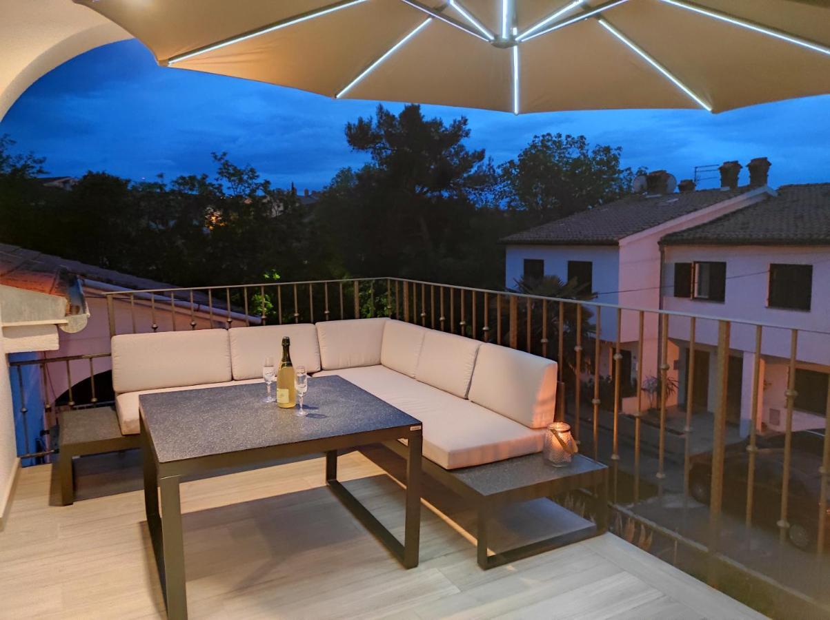 Brand New Apartment In Malinska Esterno foto