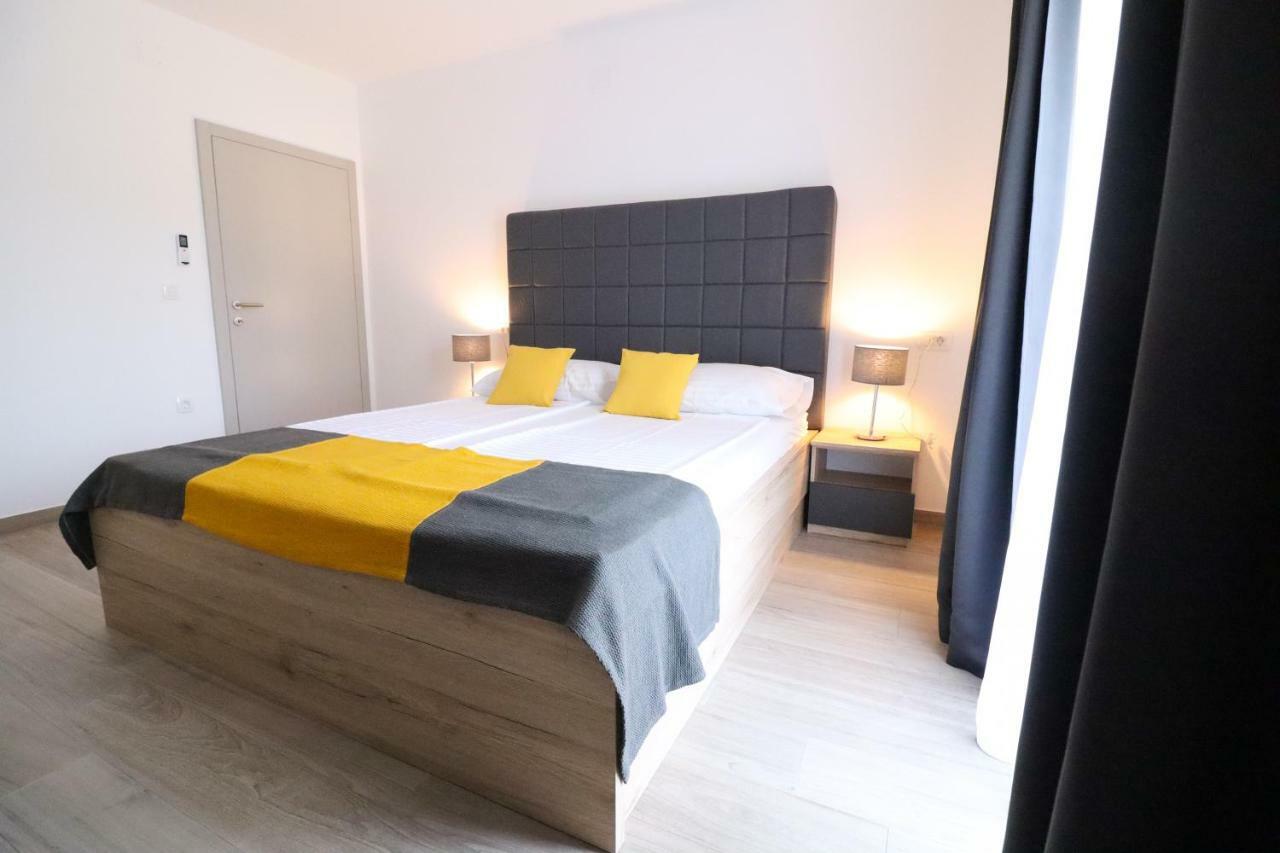 Brand New Apartment In Malinska Esterno foto