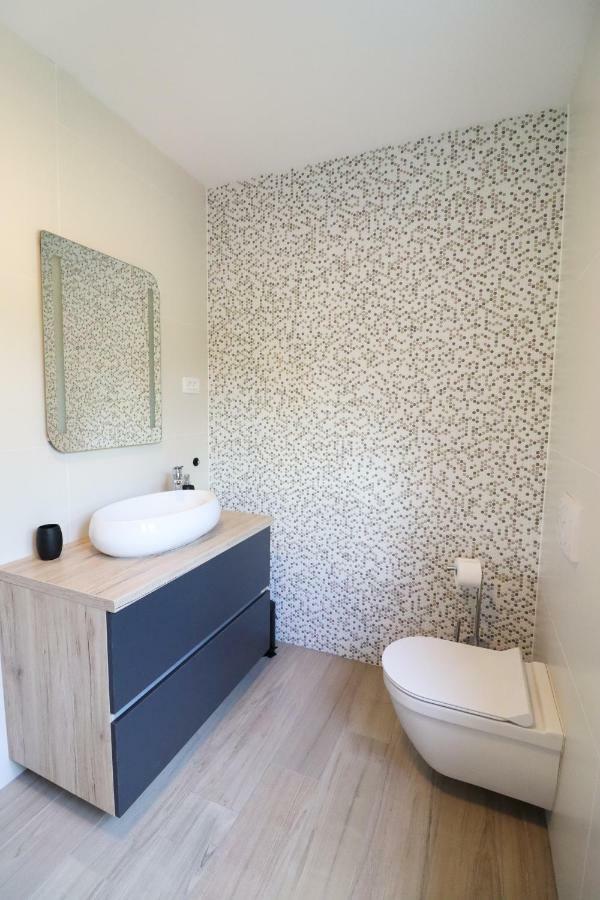Brand New Apartment In Malinska Esterno foto